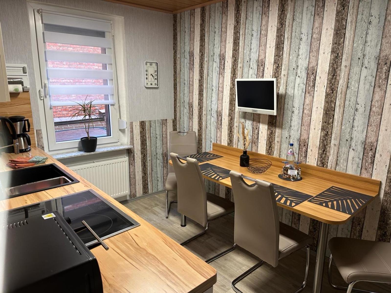 Christels Ferienwohnung 2 In Thale Mit Ueberdachter Terrasse, Kueche Mit Tv & Geschirrspueler 外观 照片