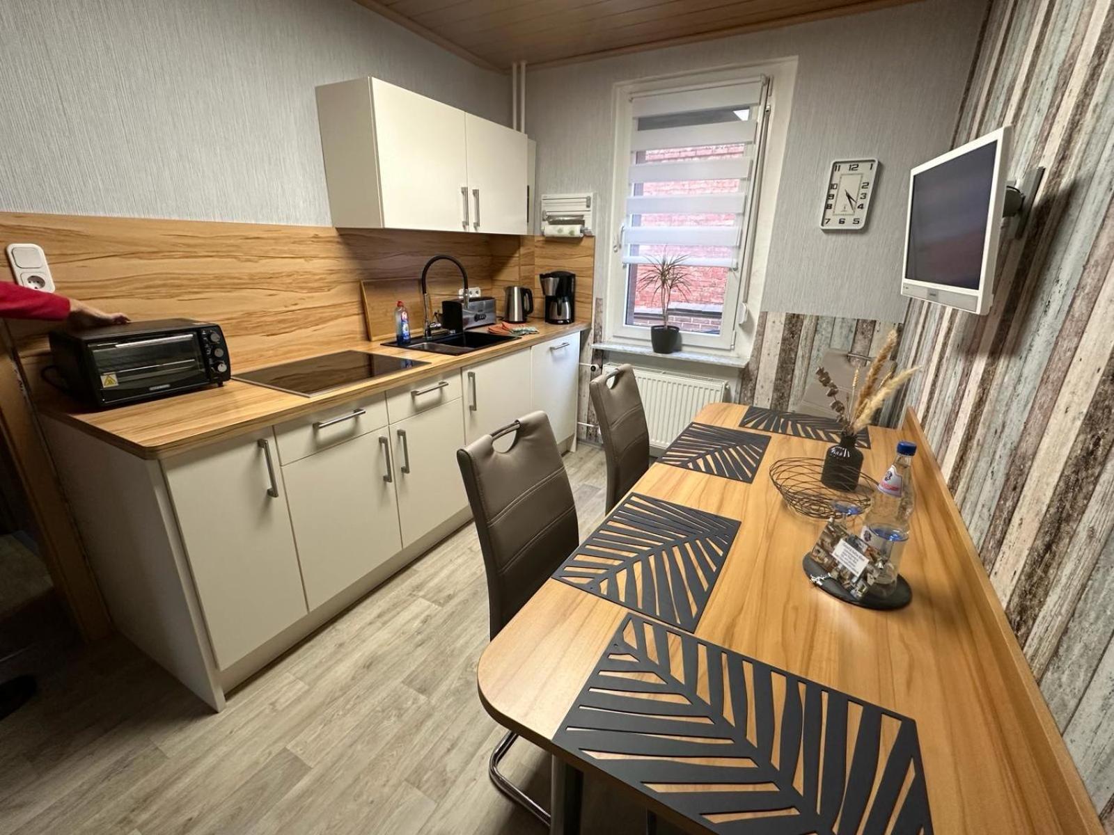 Christels Ferienwohnung 2 In Thale Mit Ueberdachter Terrasse, Kueche Mit Tv & Geschirrspueler 外观 照片